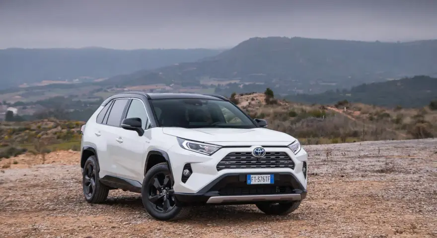 Toyota RAV4: pojemność baku - dane dla każdej wersji i generacji